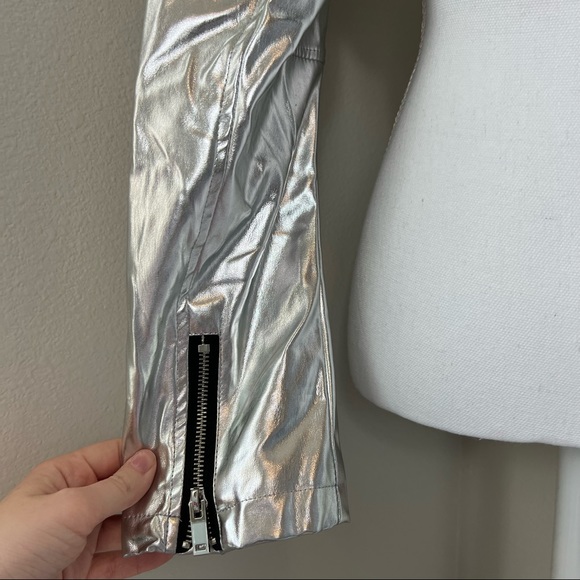 Poster Grl X Dolls Kill Frosty Queen cropped moto jacket size XL NWT - Picture 8 of 12